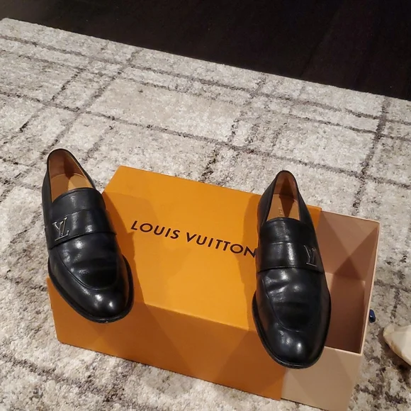 Louis vuitton hard bottom